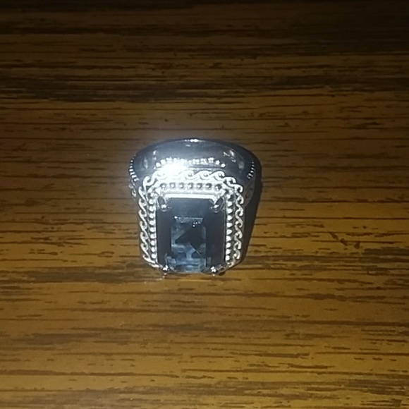 Silver ring - Picture 2 of 2